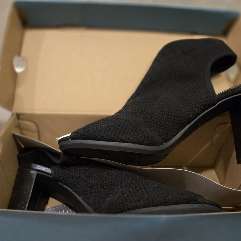 Life Stride Black Mules
